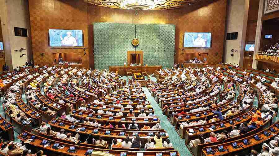 Online Gaming Bill 2025: रियल मनी गेमिंग पर लगेगा पूर्ण प्रतिबंध, ईस्पोर्ट्स को मिलेगा बढ़ावा