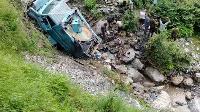 CRPF Accident in Jammu: जम्मू-कश्मीर के उधमपुर में खाई में गिरी CRPF की बस, 3 जवान शहीद