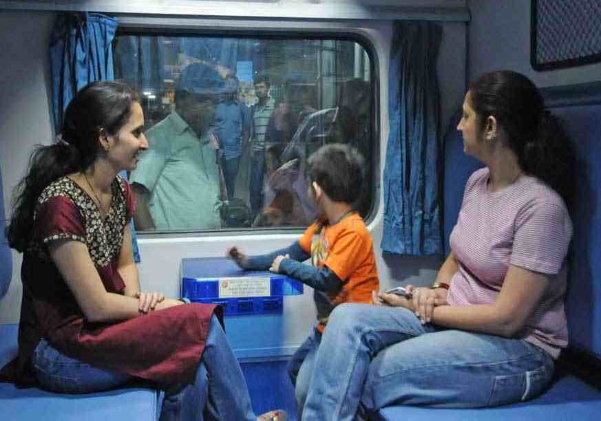 Railway Travel Insurance: सिर्फ 45 पैसे में 10 लाख रुपये का सुरक्षा कवच — जानिए पूरी डिटेल