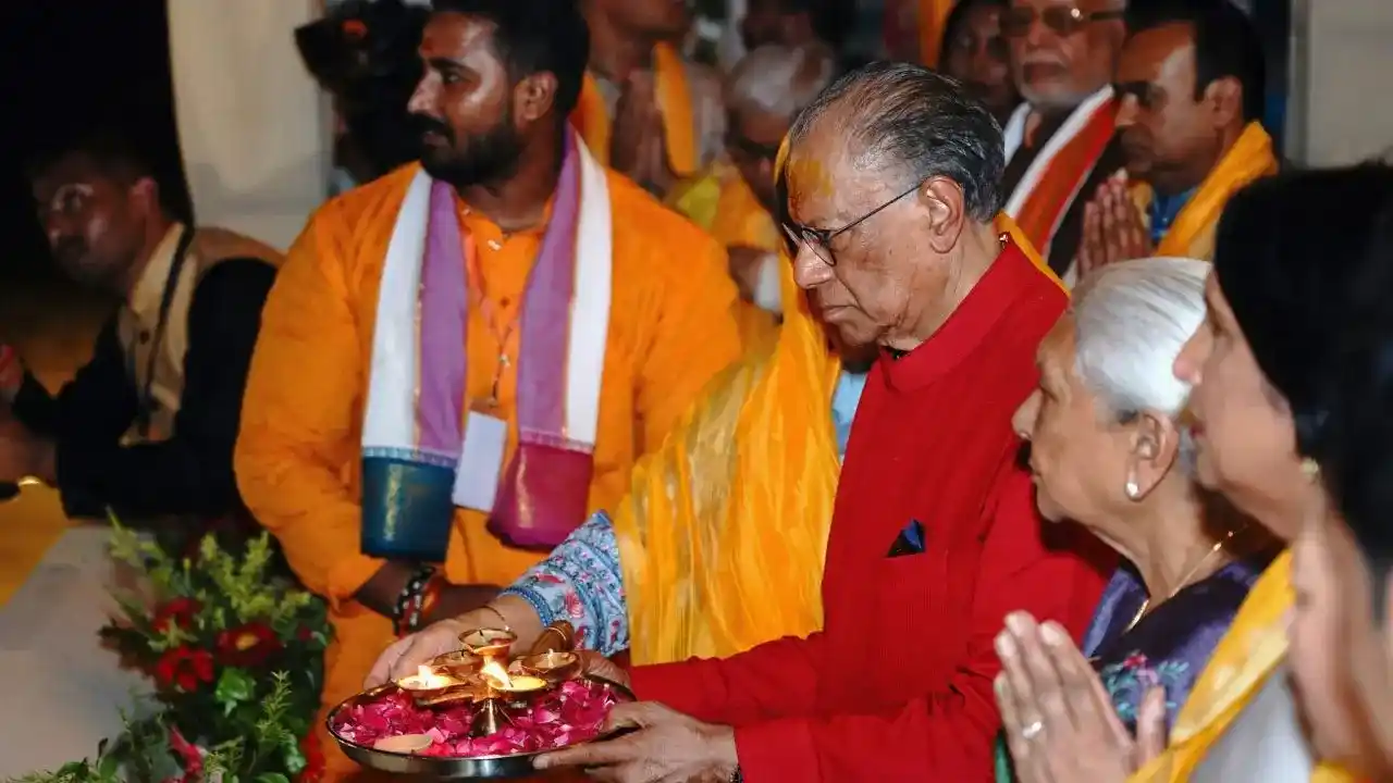 Mauritius PM at Kashi Vishwanath