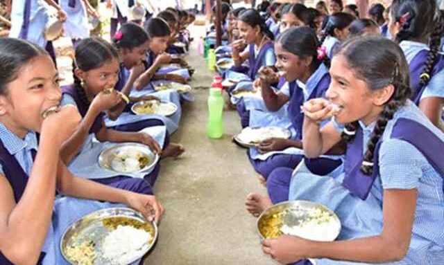 Dausa: मिड-डे मील बना ज़हर! Food Poisoning से 90 बच्चे बीमार