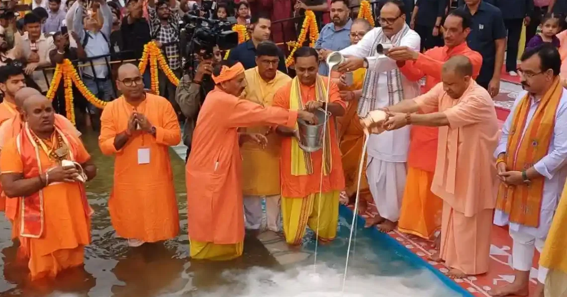 मुख्यमंत्री योगी आदित्यनाथ ने Chhath महापर्व पर की प्रदेशवासियों के कल्याण की प्रार्थना