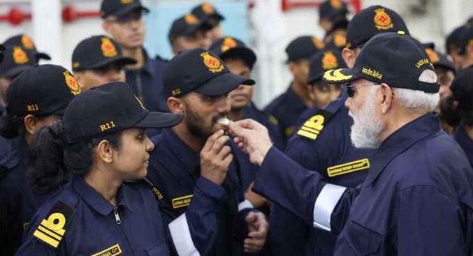 INS Vikrant ने पाकिस्तान की नींद उड़ा दी थी’: पीएम मोदी ने गोवा में नौसैनिकों संग मनाई दिवाली