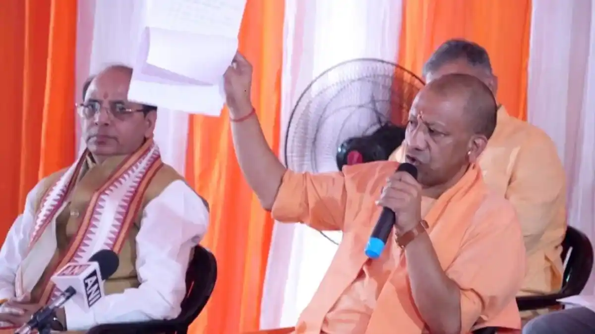 गढ़मुक्तेश्वर में CM योगी ने पैदल घूमकर देखा Kartik Purnima Fair