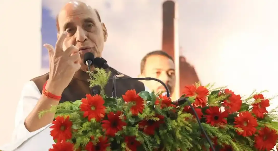 ‘BrahMos Missile की रेंज में पाकिस्तान की एक-एक इंच जमीन’