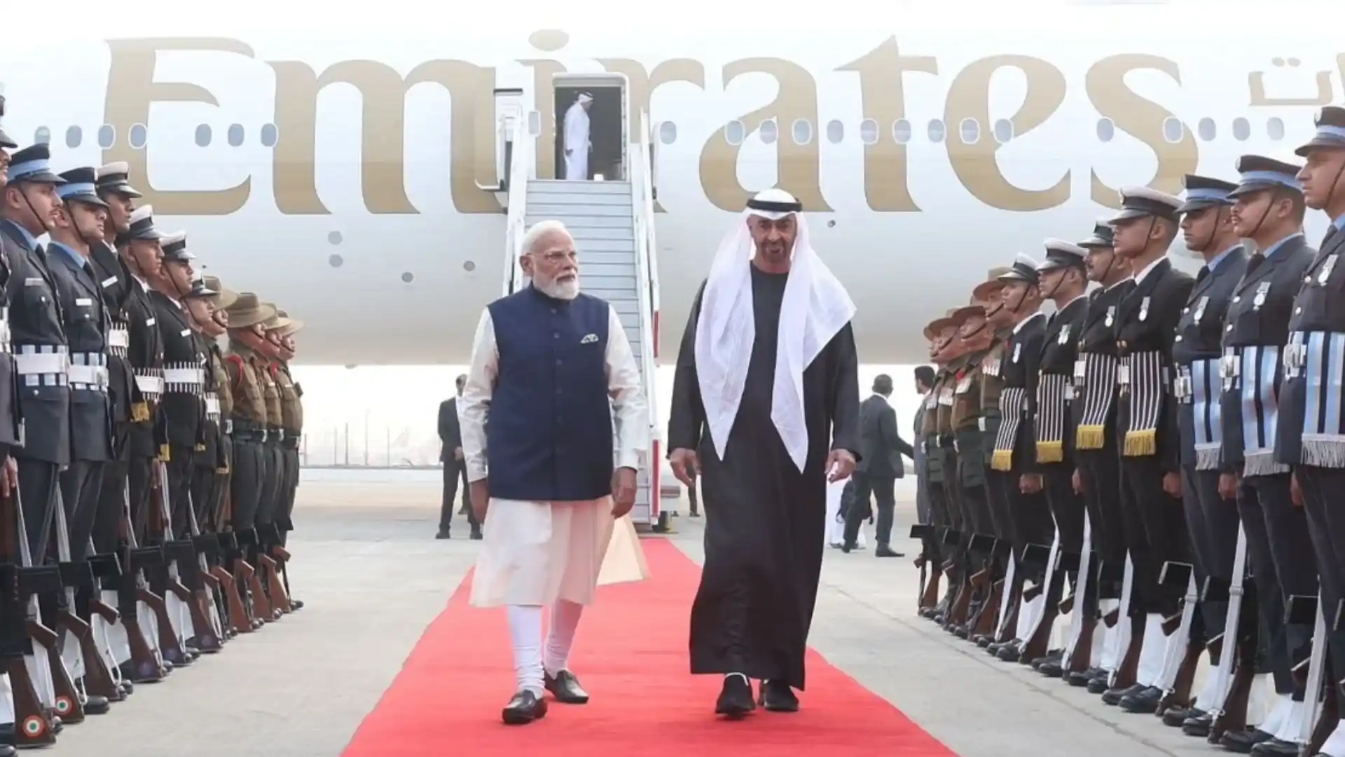 UAE President India Visit: दिल्ली पहुंचे शेख मोहम्मद बिन जायद, एयरपोर्ट पर PM मोदी ने किया गर्मजोशी से स्वागत