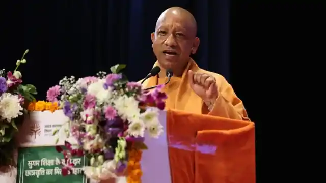 स्कॉलरशिप DBT: यूपी के 19 लाख छात्रों के खातों में पहुंचे ₹944 करोड़