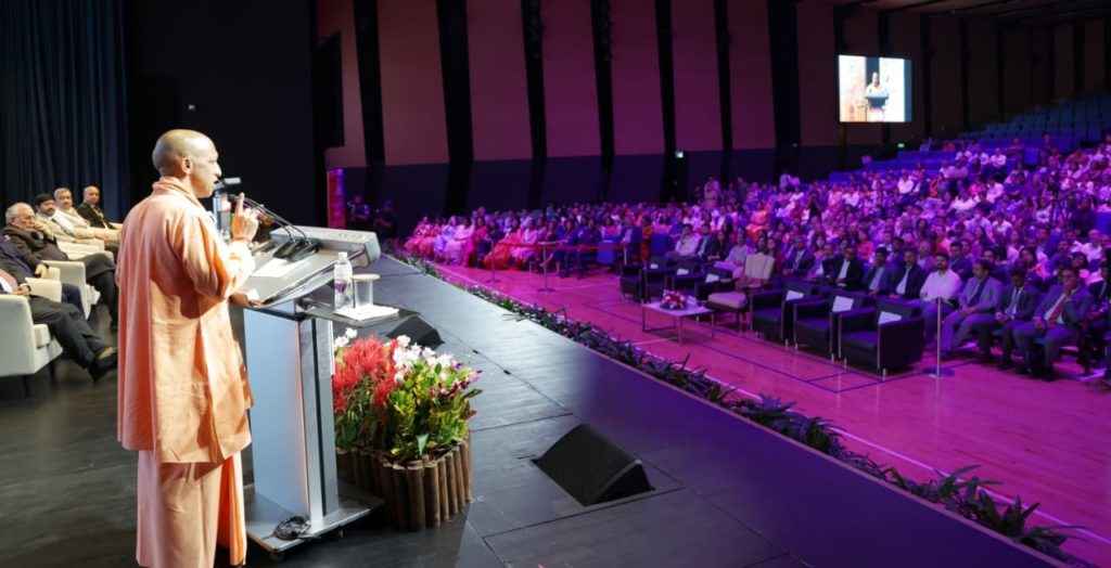 CM योगी का सिंगापुर संवाद