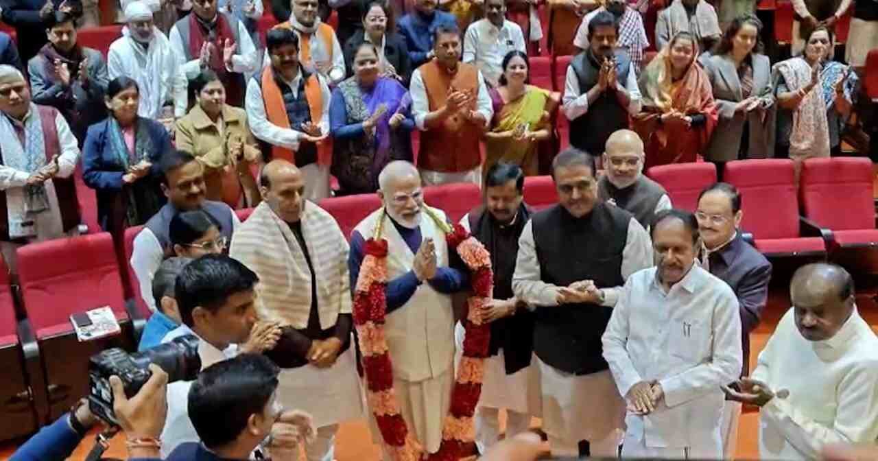 NDA बैठक में पीएम मोदी का जोरदार स्वागत