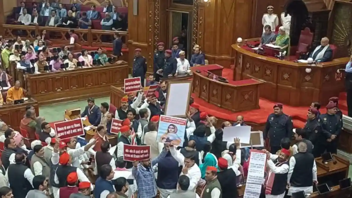 UP Budget 2026 विधानमंडल बजट सत्र शुरू, राज्यपाल बोलीं— ‘Bottle Neck’ से ‘Breakthrough’ बना उत्तर प्रदेश