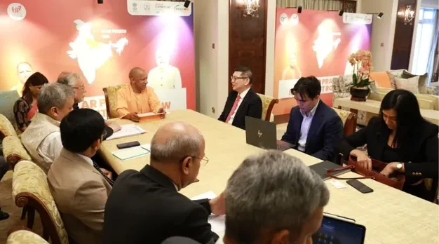 सिंगापुर दौरा- मुख्यमंत्री योगी आदित्यनाथ की DBS Bank से निवेश