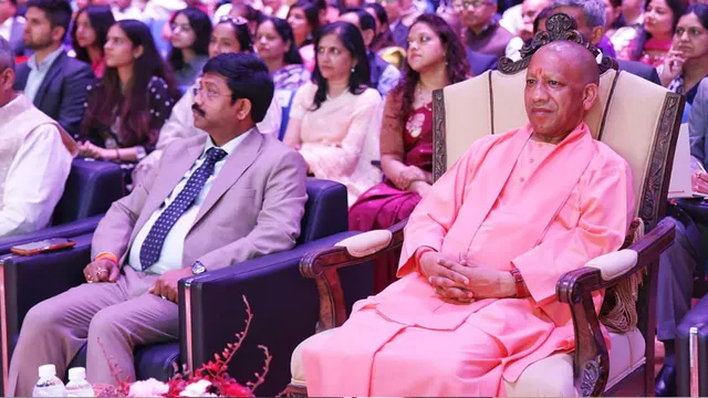 सिंगापुर में गूंजा ‘योगी हैं तो यूपी है’