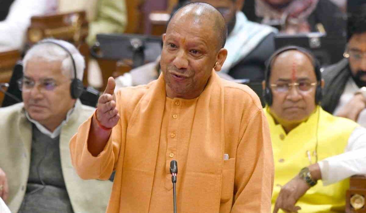 सीएम योगी ने सदन में पेश किया यूपी इकोनॉमिक रोडमैप