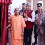केडीएसजी सुपर स्पेशलिटी अस्पताल के उद्घाटन पर CM योगी का बयान, कपिल देव का उदाहरण देकर पाकिस्तान पर साधा निशाना