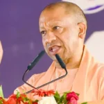 जनता के प्रति शालीन व्यवहार रखें: सीएम योगी की यूपी पुलिस को दो टूक नसीहत, जहरीली शराब पर सख्त कार्रवाई के निर्देश