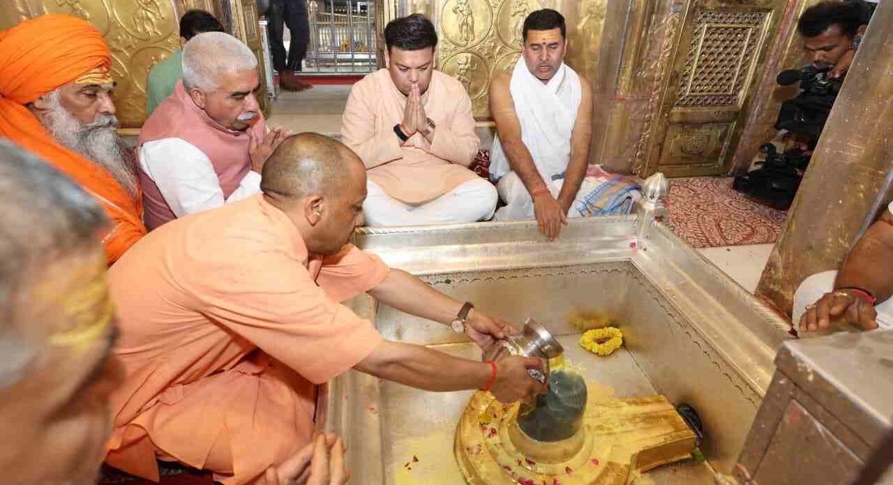 काशी कोतवाल दर्शन- वाराणसी में सीएम योगी का आध्यात्मिक दौरा