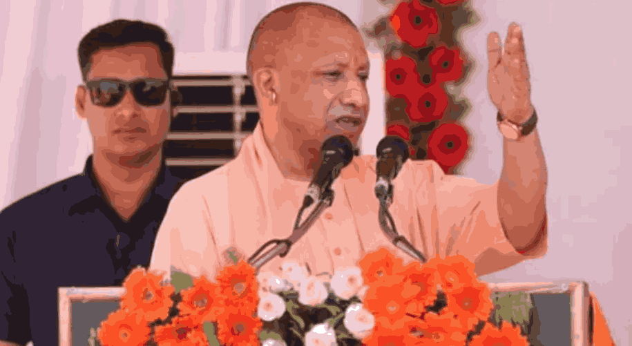 किसानों पर आफत में संबल- CM योगी आदित्यनाथ ने दिए त्वरित मुआवजा