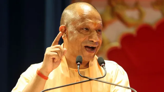 रश्मिरथी पर्व में गूंजा दिनकर का संदेश, सीएम योगी का विपक्ष पर तीखा वार