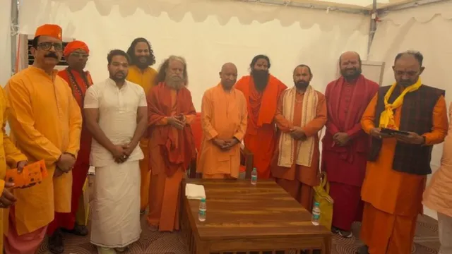 CM योगी आदित्यनाथ ने गढ़वाली में ग्रामीणों को बुलाया, बोले- ‘सब भात खैकन जरूर जाईं’