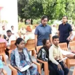 गोरखपुर में CM योगी का जनता दर्शन, 200 लोगों की समस्याएं सुनीं; बोले- इलाज के लिए सरकार करेगी पूरी मदद