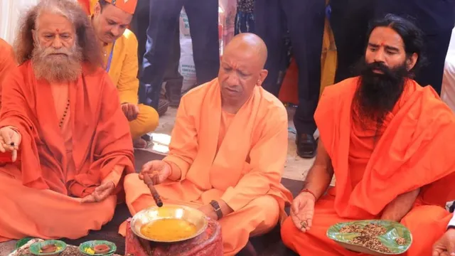 पैतृक गांव पंचूर पहुंचे CM योगी, हरि विष्णु पंचदेव मंदिर में की पूजा