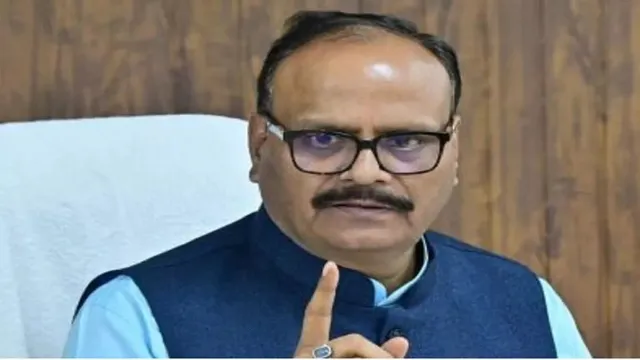 प्रयागराज CHC मेजा के अधीक्षक पर कार्रवाई के आदेश, डिप्टी CM ब्रजेश पाठक ने एक्स पर जताई नाराजगी