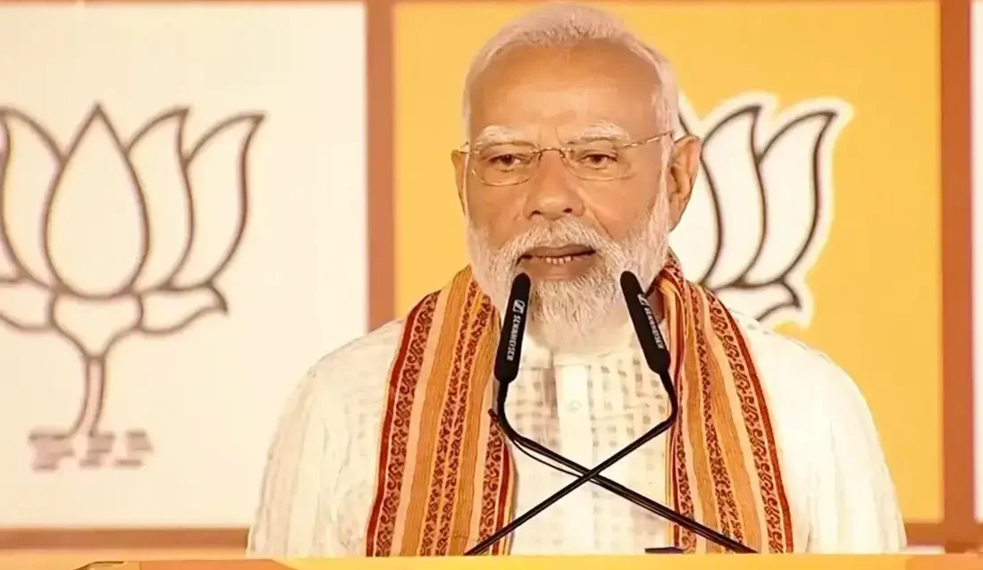 बंगाल में BJP की जीत, बंगाली वेश में BJP मुख्यालय पहुंचे PM मोदी