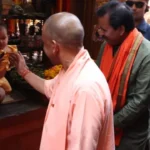 आंधी और आपदा से मौत पर 24 घंटे में मुआवजा दें, वाराणसी में अधिकारियों को सीएम योगी का निर्देश