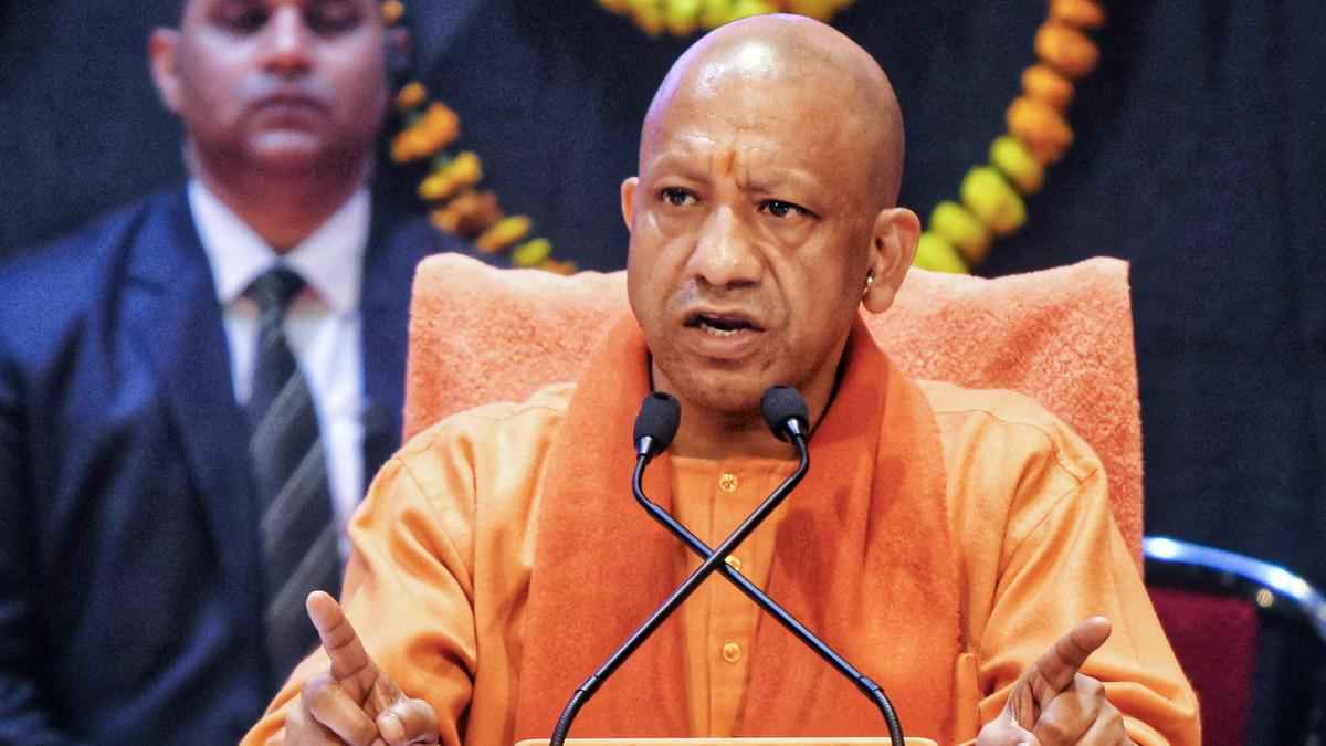 सिद्धार्थनगर में फंसे बच्चों को सीएम योगी के निर्देश पर एयरफोर्स ने किया एयरलिफ्ट