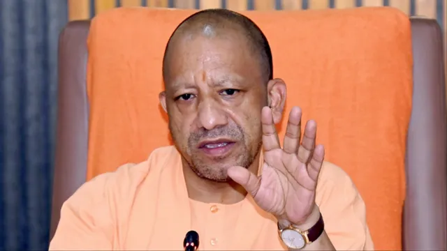 CM योगी ने गोरखपुर-आजमगढ़ की विकास परियोजनाओं की समीक्षा की