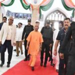 CSA Kanpur में सीएम योगी का सादा भोजन: लौकी-तरोई की सब्जी और खीर का लिया स्वाद, समीक्षा बैठक से पहले किया लंच