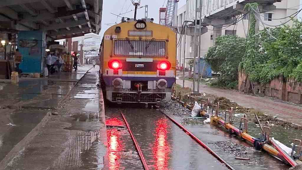 IMD अलर्ट, कोलकाता, महाराष्ट्र समेत कई राज्यों में भारी बारिश की चेतावनी