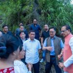अरुणाचल बाढ़ का जायजा लेने पहुंचे शिवराज सिंह चौहान और किरेन रिजिजू, सीएम पेमा खांडू के साथ प्रभावित इलाकों का किया दौरा