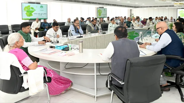 किसानों तक कृषि तकनीक पहुंचाने पर जोर, राज्यपाल आनंदीबेन पटेल