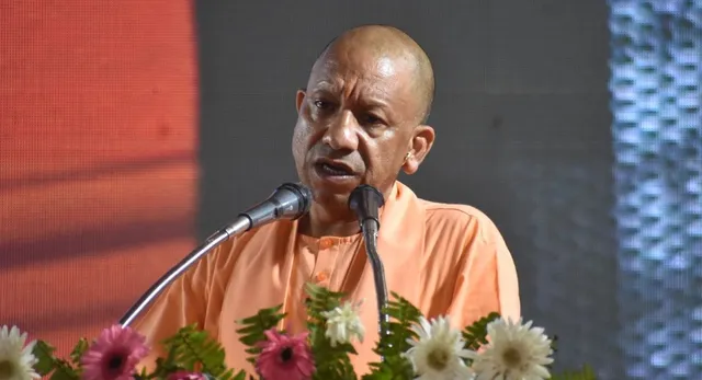 गोरखपुर में CM योगी ने किया पूर्वांचल के पहले फ्लैटेड फैक्ट्री कॉम्प्लेक्स का उद्घाटन