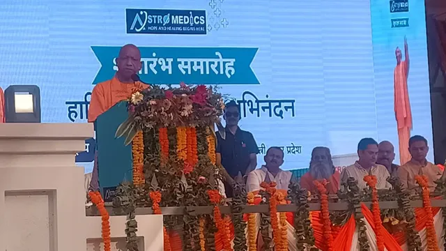 गोरखपुर में विपक्ष पर बरसे मुख्यमंत्री