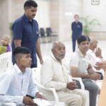 जनता दर्शन में सख्त दिखे सीएम योगी, मथुरा में अतिक्रमण की शिकायत पर डीएम को मौके पर जांच के निर्देश