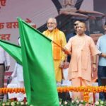 जेवर एयरपोर्ट कनेक्टिविटी को मिली नई रफ्तार, सीएम योगी ने 45 इलेक्ट्रिक बसों को दिखाई हरी झंडी