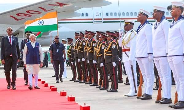 तीन दिवसीय राजकीय यात्रा पर सेशेल्स पहुंचे पीएम मोदी