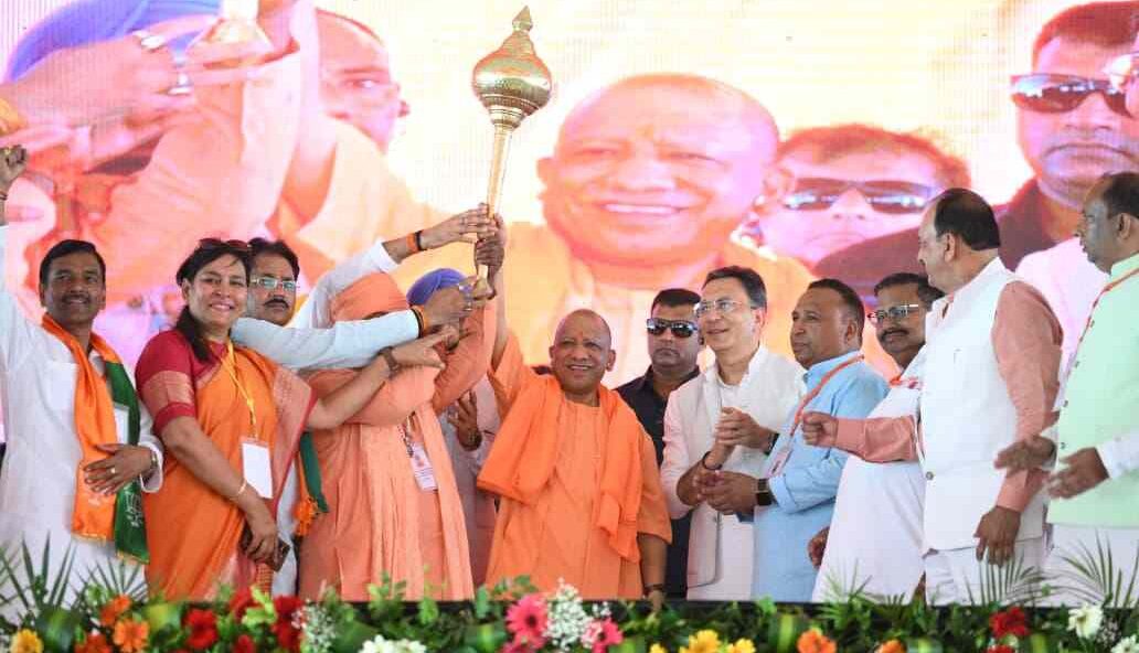 पीलीभीत में सीएम योगी ने दी 569 करोड़ की सौगात