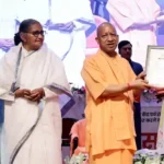 मेधावियों को सम्मानित कर बोले CM योगी, ‘अखबार पढ़ें, न्यूज देखें, सोशल मीडिया पर समय बर्बाद न करें’