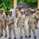 यूपी पुलिस आरक्षी भर्ती परीक्षा: अभ्यर्थी जूते नहीं, चप्पल पहनकर आएं; कलावा और मंगलसूत्र पर कोई रोक नहीं
