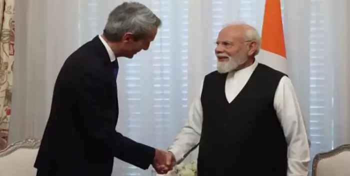 सेंट-गोबेन के CEO से मिले पीएम मोदी
