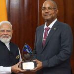सेशेल्स में पीएम मोदी का सम्मान: मिला सर्वोच्च ‘गार्जियन ऑफ द ब्लू होराइजन’ अवॉर्ड, ‘मेड-इन-इंडिया’ पेट्रोल वेसल भी किया भेंट