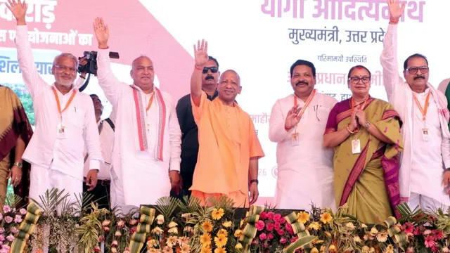 हाथरस को 548 करोड़ की विकास परियोजनाओं की सौगात