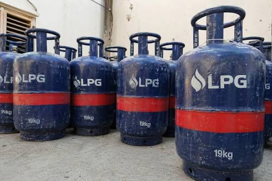 19 किलो कमर्शियल LPG सिलिंडर हुआ 183.50 रुपये सस्ता