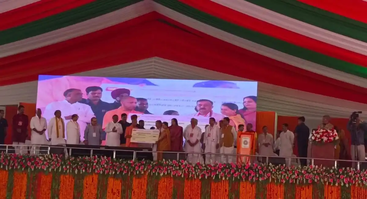 CM योगी का विपक्ष पर हमला, 'बाबरी ढांचे की जगह राम मंदिर बनने से सपा-कांग्रेस को पीड़ा'