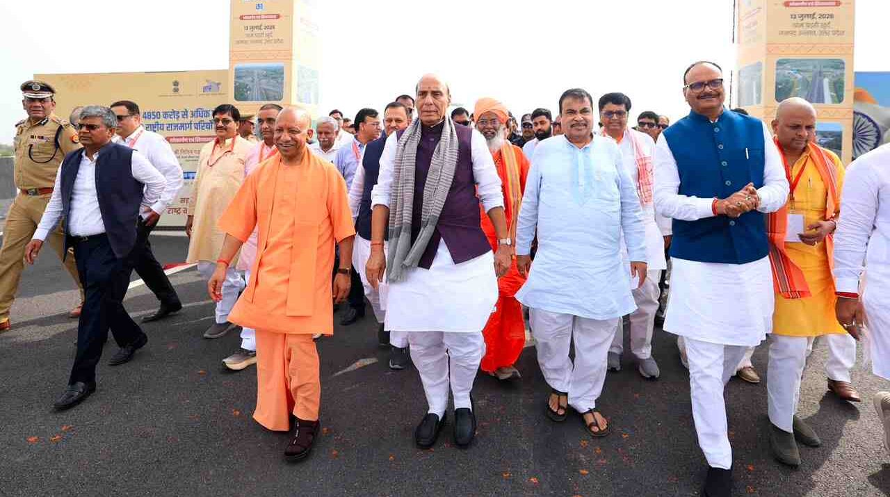 Kanpur-Lucknow Expressway, 120 की रफ्तार, AI निगरानी और 45 मिनट का सफर
