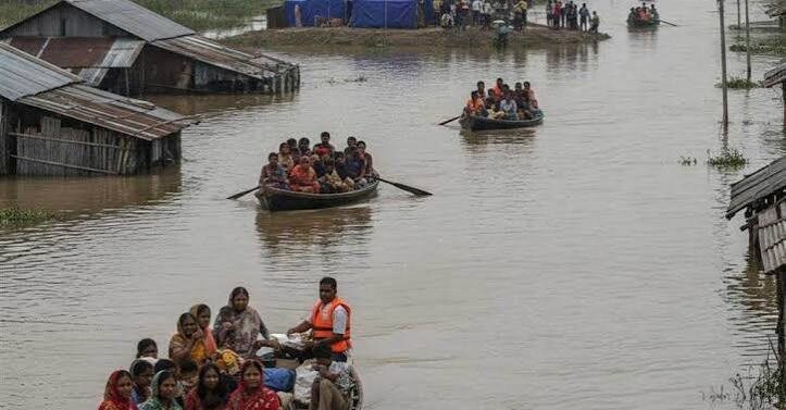 असम बाढ़ 2026, मौतों का आंकड़ा 80 पहुंचा, सरकार ने राहत और मुआवजे का किया ऐलान