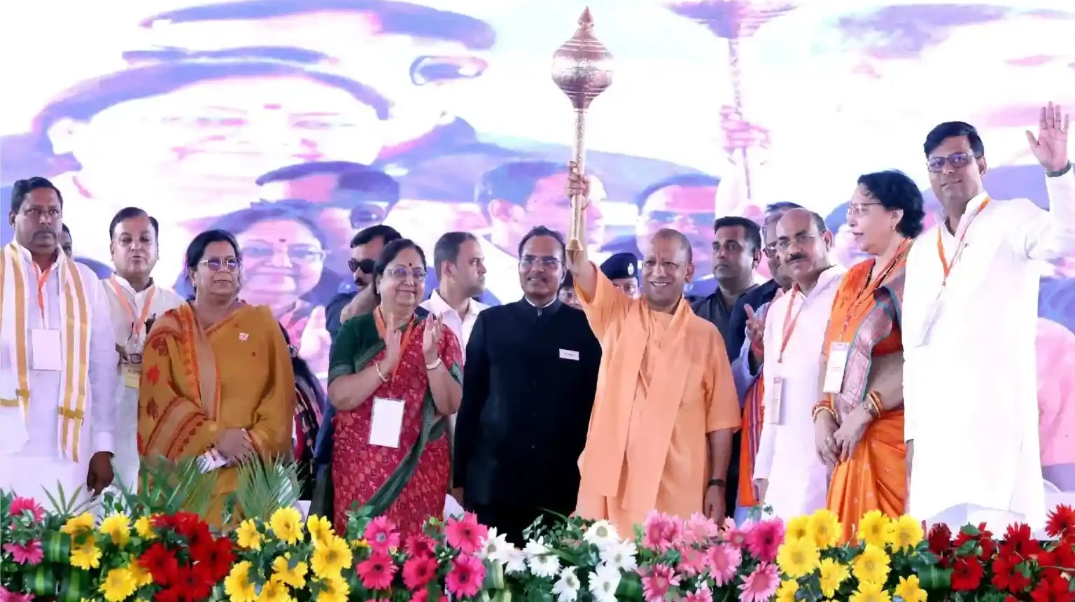 इटावा को ₹604 करोड़ की 128 परियोजनाओं की सौगात, सीएम योगी का सपा पर हमला